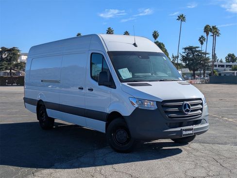 Used 2024 Mercedes-Benz Sprinter 3500 image 15