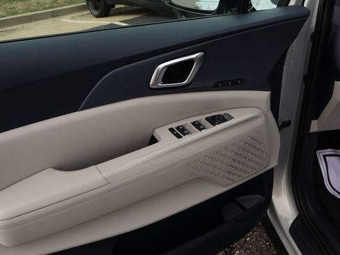 New 2026 Kia Carnival EX FWD image 17