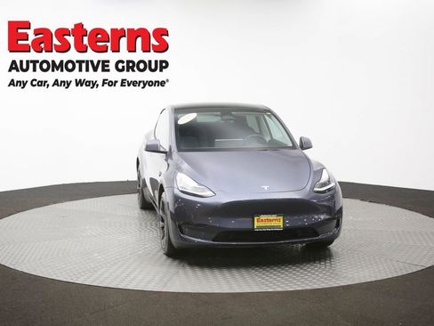 Used 2022 Tesla Model Y Long Range image 46