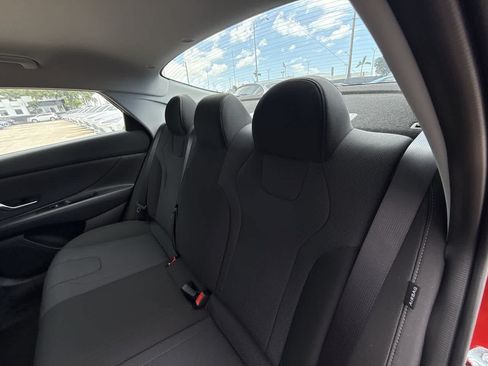 Used 2025 Hyundai Elantra SE FWD image 22