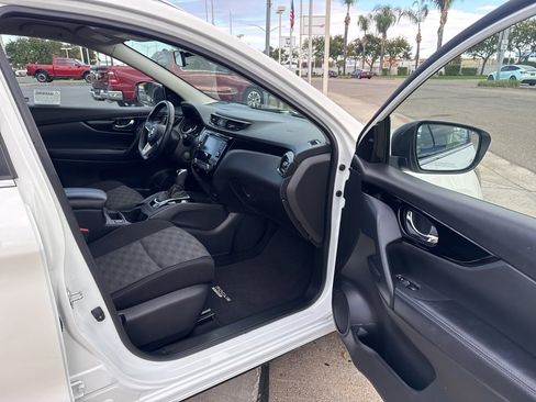 Used 2022 Nissan Rogue Sport SV image 13