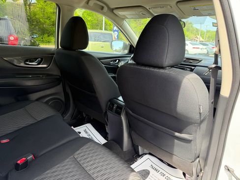 Used 2018 Nissan Rogue SV AWD/4WD image 19