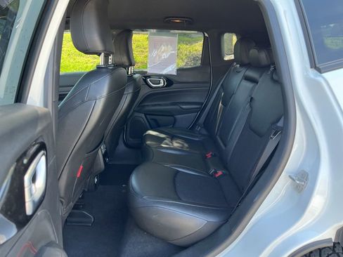 Used 2025 Jeep Compass Trailhawk w/ Trailer Tow Group image 9