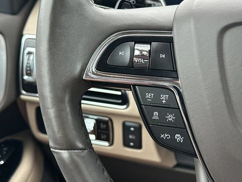 Used 2024 Lincoln Navigator Reserve AWD/4WD image 32