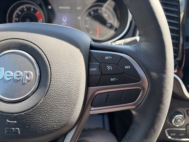Used 2019 Jeep Cherokee Limited AWD/4WD image 17