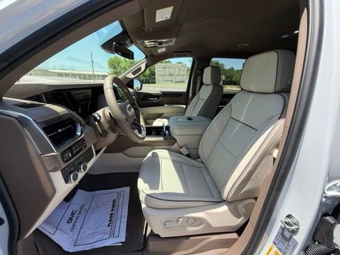New 2026 GMC Yukon Denali w/ LPO, Floor Liner Package AWD/4WD image 6