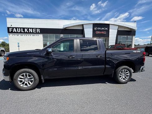 Used 2022 Chevrolet Silverado 1500 LT AWD/4WD image 7