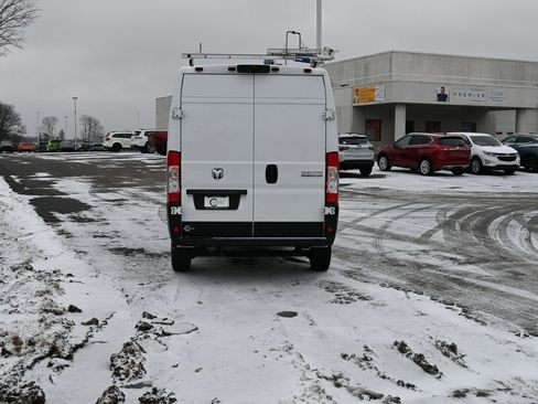 Used 2024 RAM ProMaster 2500 w/ Convenience Group image 5
