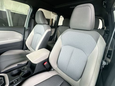 Used 2025 Subaru Forester Premium AWD/4WD image 14