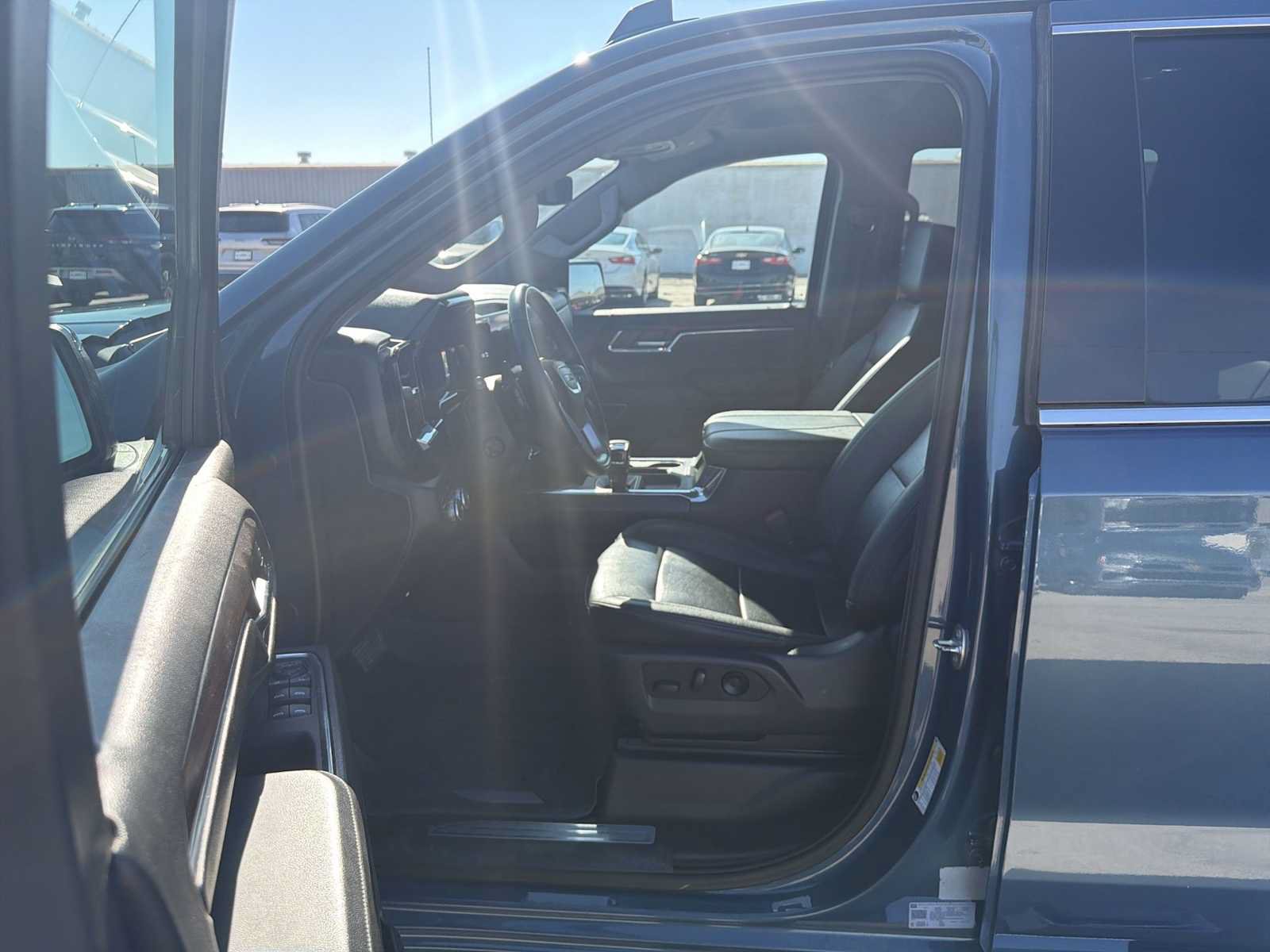 Used 2024 GMC Sierra 1500 SLT AWD/4WD image 10
