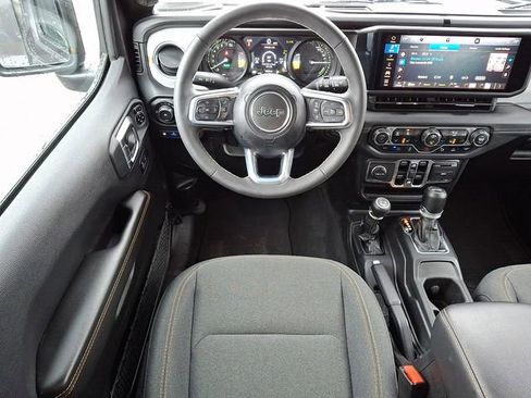 Used 2025 Jeep Wrangler Unlimited Sahara w/ Safety Group image 13