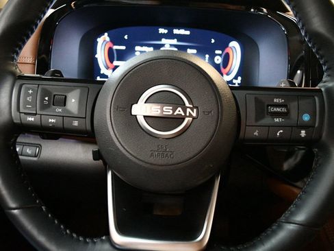 Used 2024 Nissan Pathfinder Platinum FWD image 66