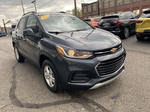 Certified 2022 Chevrolet Trax LT w/ Driver Confidence Package AWD/4WD image 9