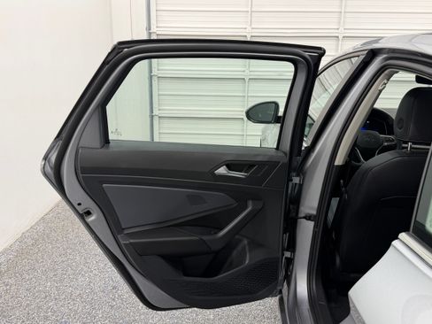 Used 2026 Volkswagen Jetta SE FWD image 22