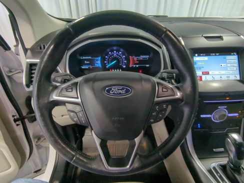 Used 2018 Ford Edge Titanium w/ Equipment Group 301A AWD/4WD image 28