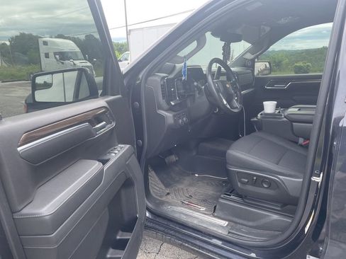 Used 2022 Chevrolet Silverado 1500 LT AWD/4WD image 14