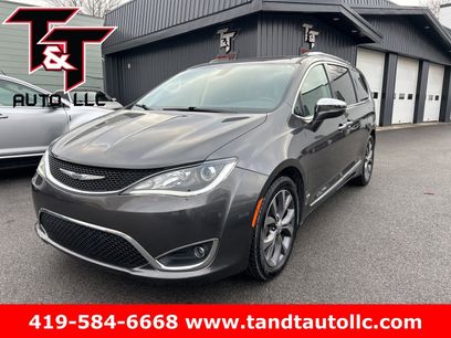 Used 2019 Chrysler Pacifica Limited w/ Tire & Wheel Group