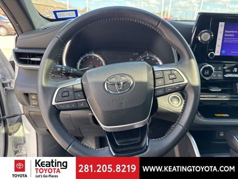 Used 2023 Toyota Highlander XSE image 17