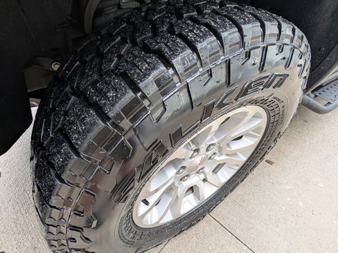 Used 2018 GMC Sierra 1500 SLE w/ SLE Value Package image 39