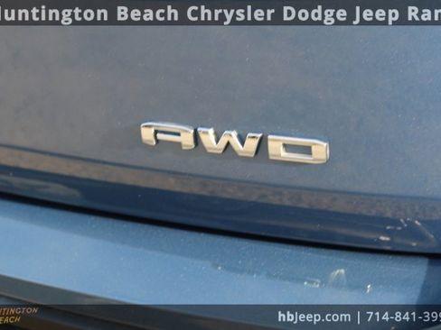 Used 2024 GMC Terrain SLE image 6