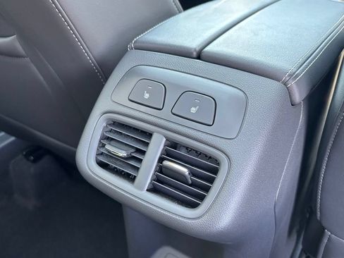 Used 2023 Buick Envision Avenir AWD/4WD image 21