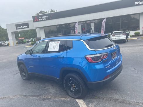 Used 2022 Jeep Compass Latitude AWD/4WD image 5