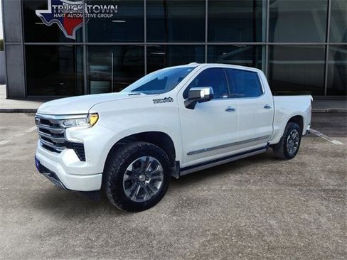 Used 2025 Chevrolet Silverado 1500 High Country w/ LPO, Dark Essentials Package image 8