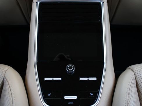 Used 2021 Porsche Panamera w/ Premium Package image 42