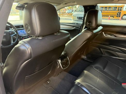 Used 2018 Cadillac XTS Luxury FWD image 18