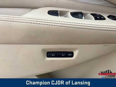 Used 2015 Nissan Murano S AWD/4WD image 23