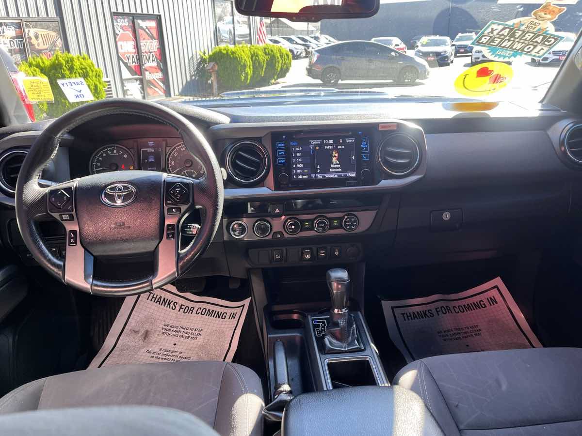 Used 2018 Toyota Tacoma TRD Sport AWD/4WD image 8