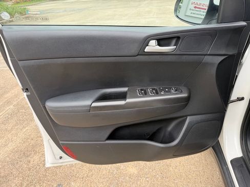 Used 2019 Kia Sportage LX AWD/4WD image 13