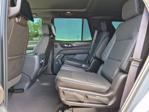 Used 2024 GMC Yukon Denali w/ Advanced Technology Package AWD/4WD image 23