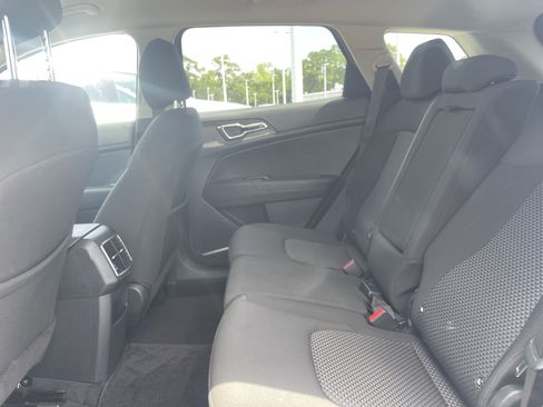 Used 2025 Kia Sportage LX FWD image 29