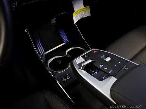 Used 2025 BMW X1 xDrive28i w/ Premium Package image 23