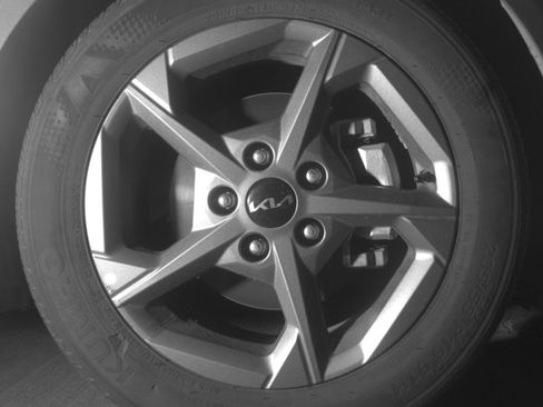 Used 2025 Kia K4 FWD image 16
