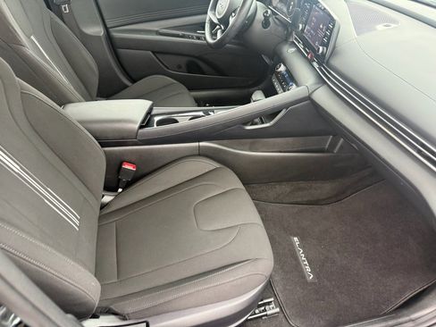 Used 2021 Hyundai Elantra SEL w/ Convenience Package image 13