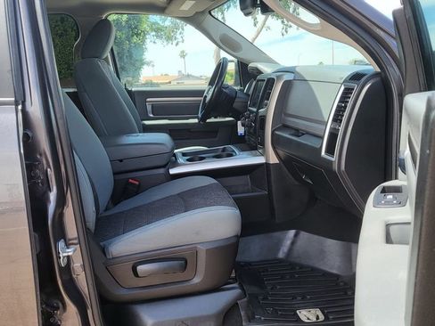 Used 2019 RAM 1500 Classic SLT w/ Luxury Group AWD/4WD image 17