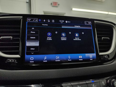 Used 2024 Chrysler Pacifica Touring-L FWD image 59