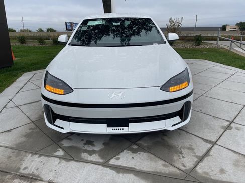 New 2025 Hyundai Ioniq 6 SE image 8