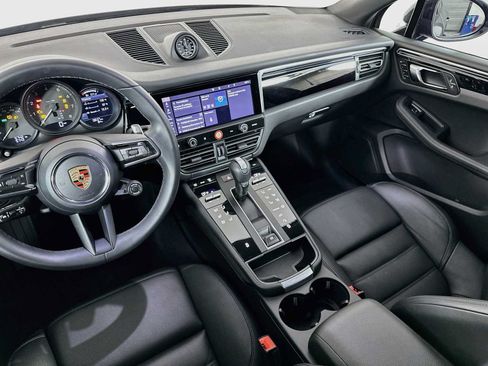 Certified 2026 Porsche Macan AWD/4WD image 25