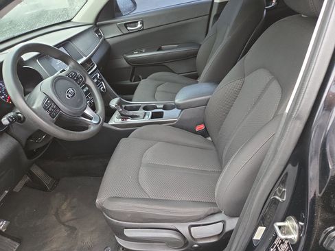Used 2018 Kia Optima LX w/ 17" Alloy Wheels Package image 10