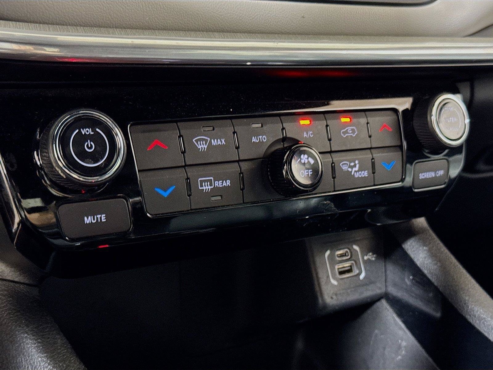 Used 2024 Jeep Compass Limited AWD/4WD image 13
