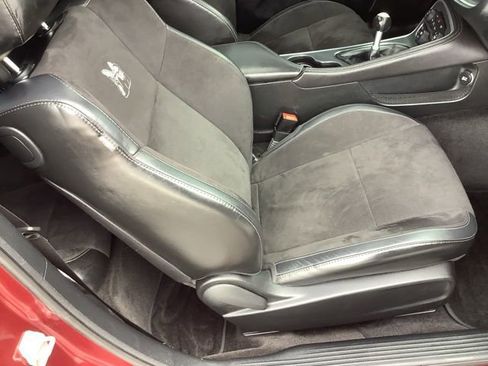 Used 2017 Dodge Challenger R/T Scat Pack w/ Leather Interior Group RWD image 11