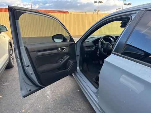 Used 2022 Honda Civic Sport image 5