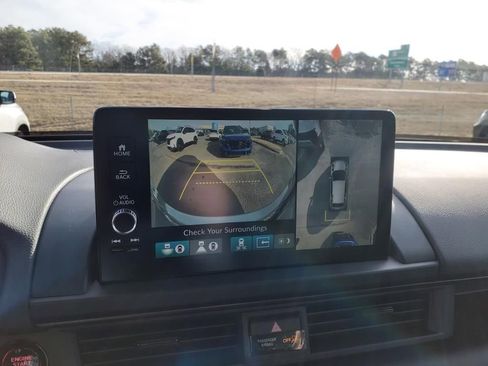 Used 2025 Honda Pilot TrailSport image 21