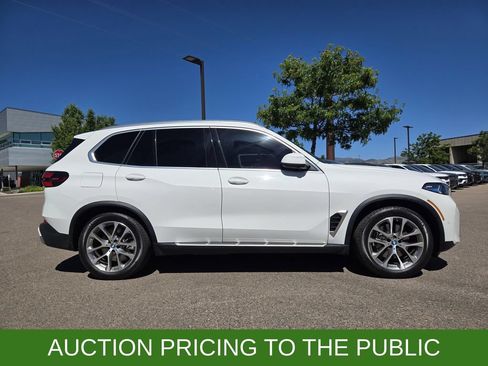 Used 2025 BMW X5 xDrive50e AWD/4WD image 4