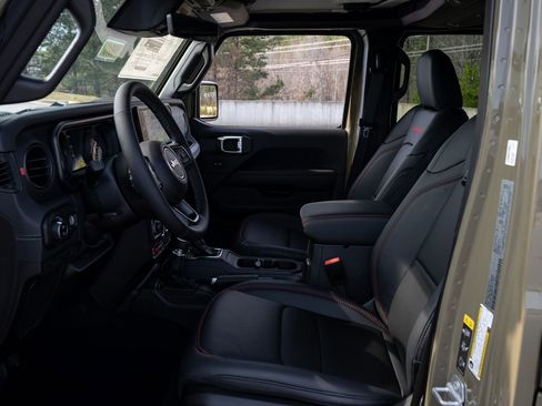 New 2026 Jeep Gladiator Rubicon AWD/4WD image 14