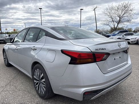 Used 2024 Nissan Altima 2.5 SV FWD image 7