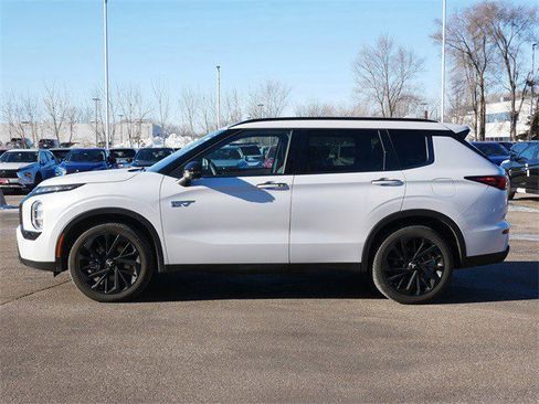 Used 2025 Mitsubishi Outlander SEL Black Edition image 4